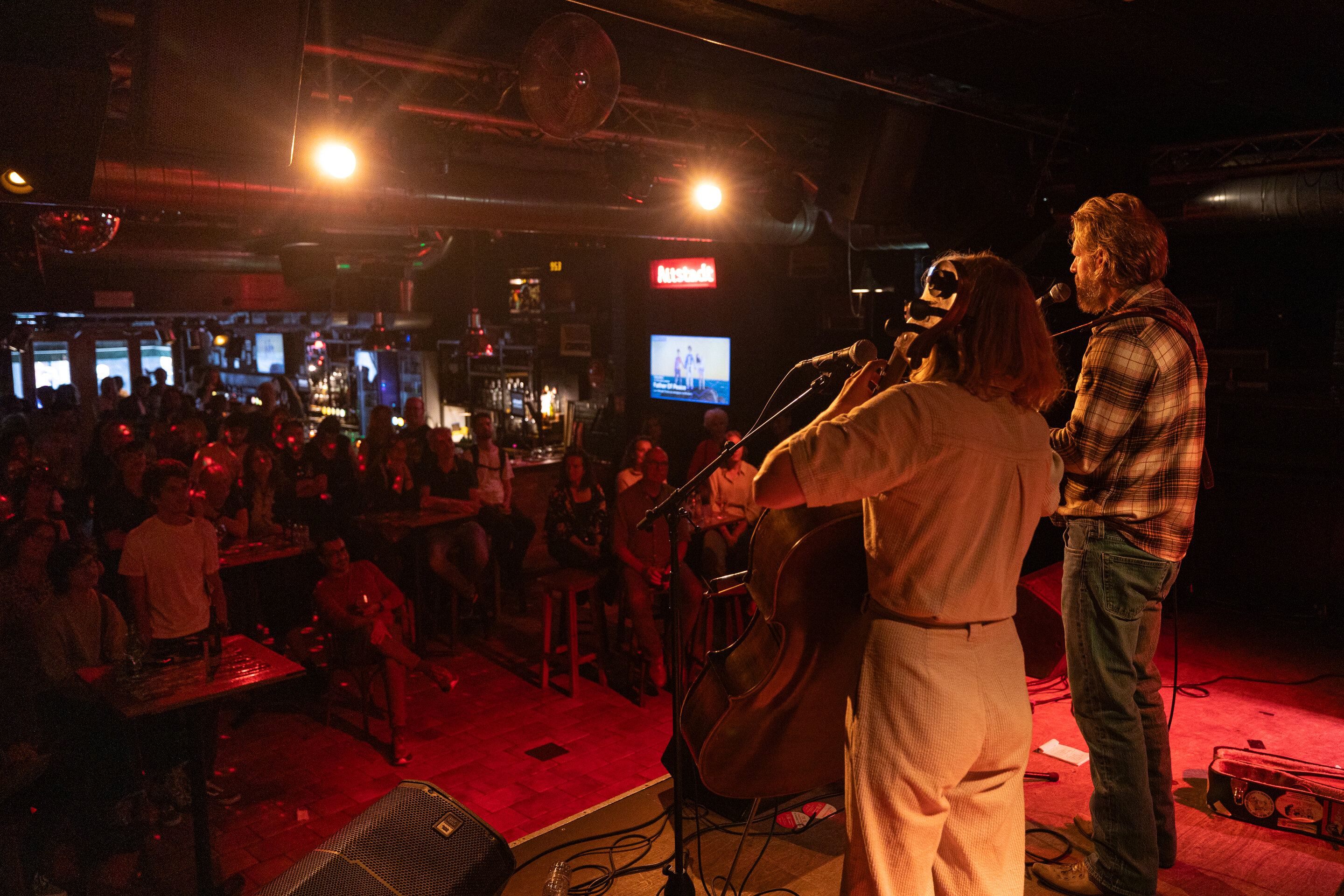 Volle zaal in Altstadt Eindhoven tijdens een optreden